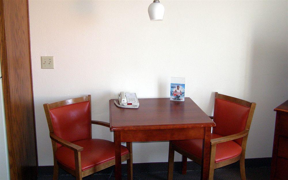 Townhouse Extended Downtown Hotel