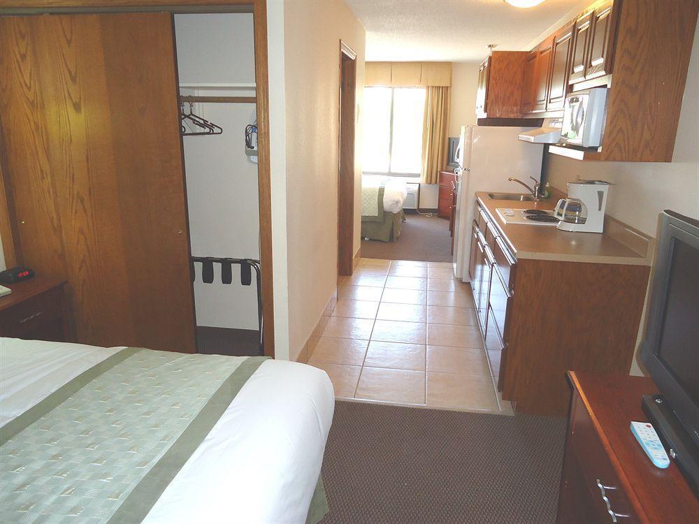 Townhouse Extended Downtown Hotel